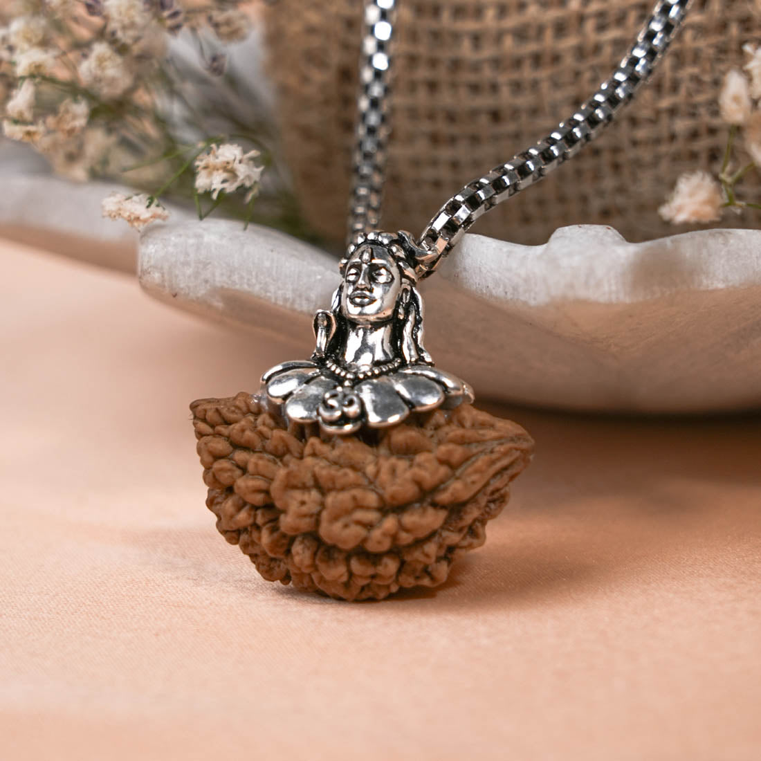 Adiyogi Pendant 1 Mukhi Rudraksha With Chain
