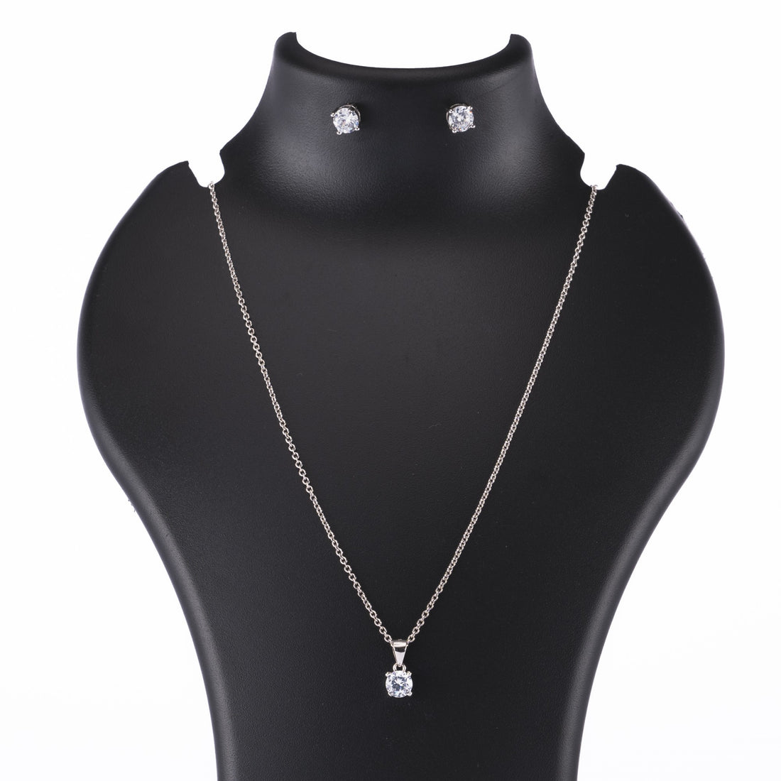 Real Silver Set Chain Pendant and Earrings with Finely Cut Stones for Women