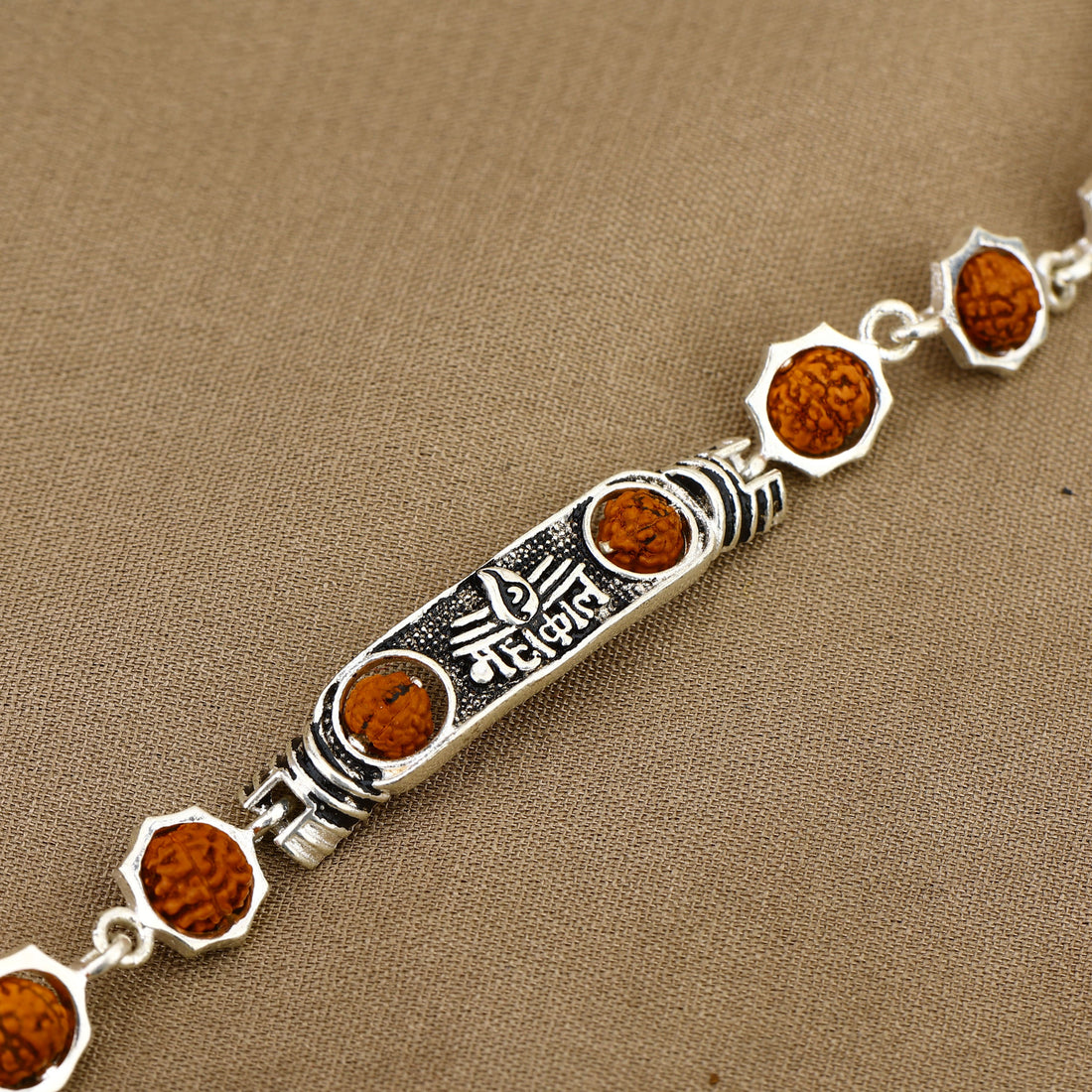 Rudraksha Silver Circular Frame with Mahakaal Bracelet