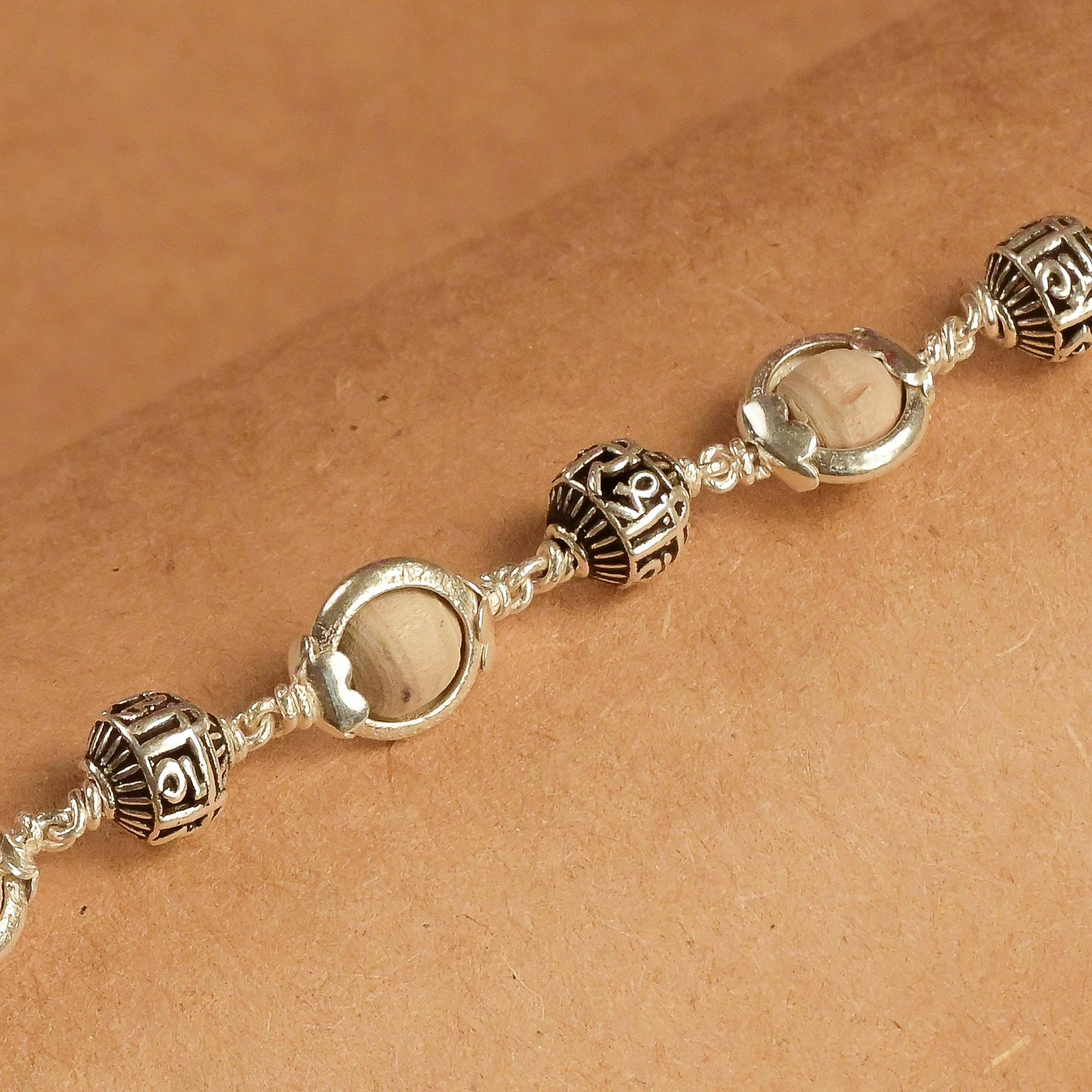 Tulsi Capping with Shree Hari Silver Beads Bracelet