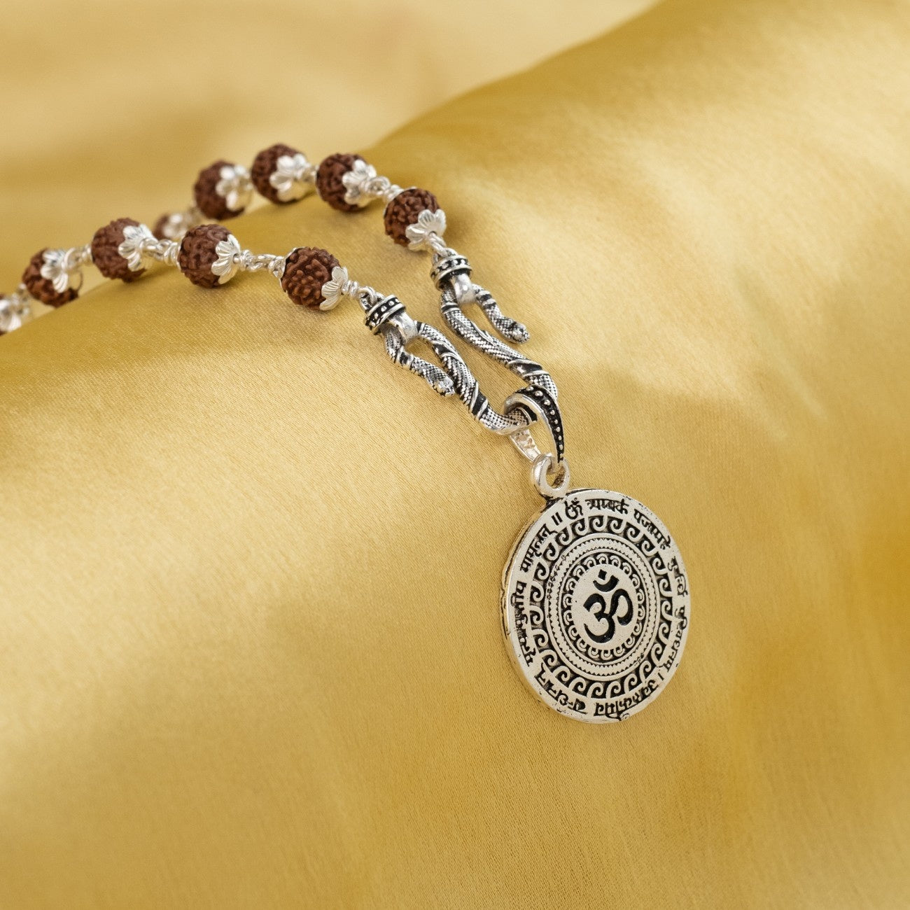 Om Symbol Surrounded by the Maha Mrityunjaya Mantra Silver Pendant With Rudrakshamala