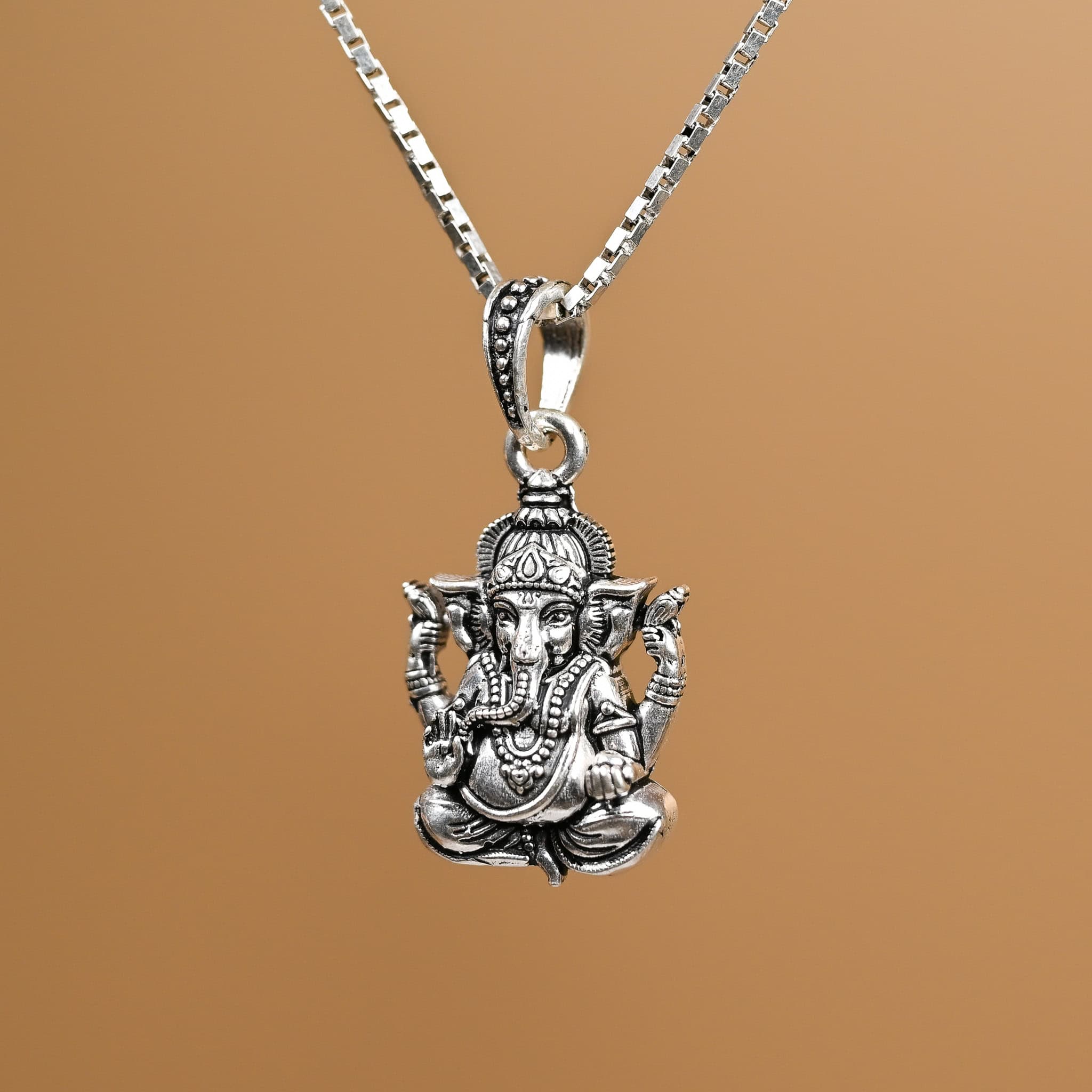 Lord Ganpati Silver Pendant With Chain 