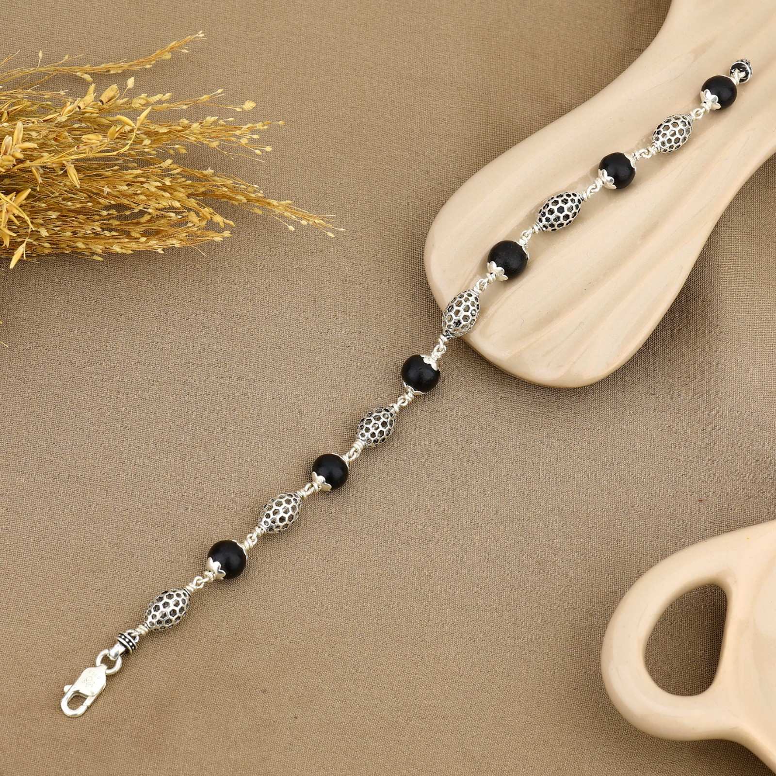 Karungali with Hollow Oval Silver Bracelet