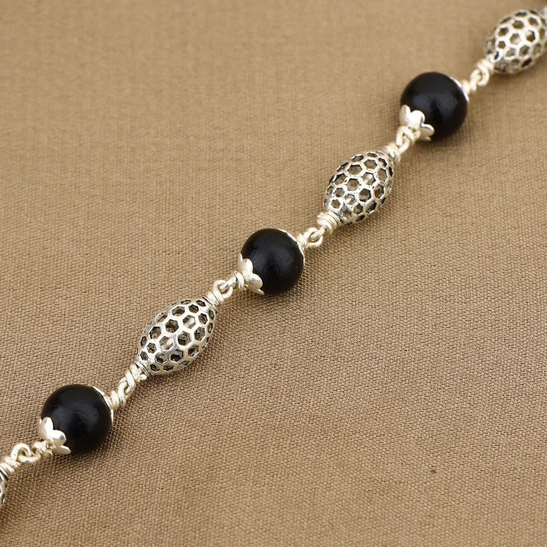 Karungali with Hollow Oval Silver Bracelet