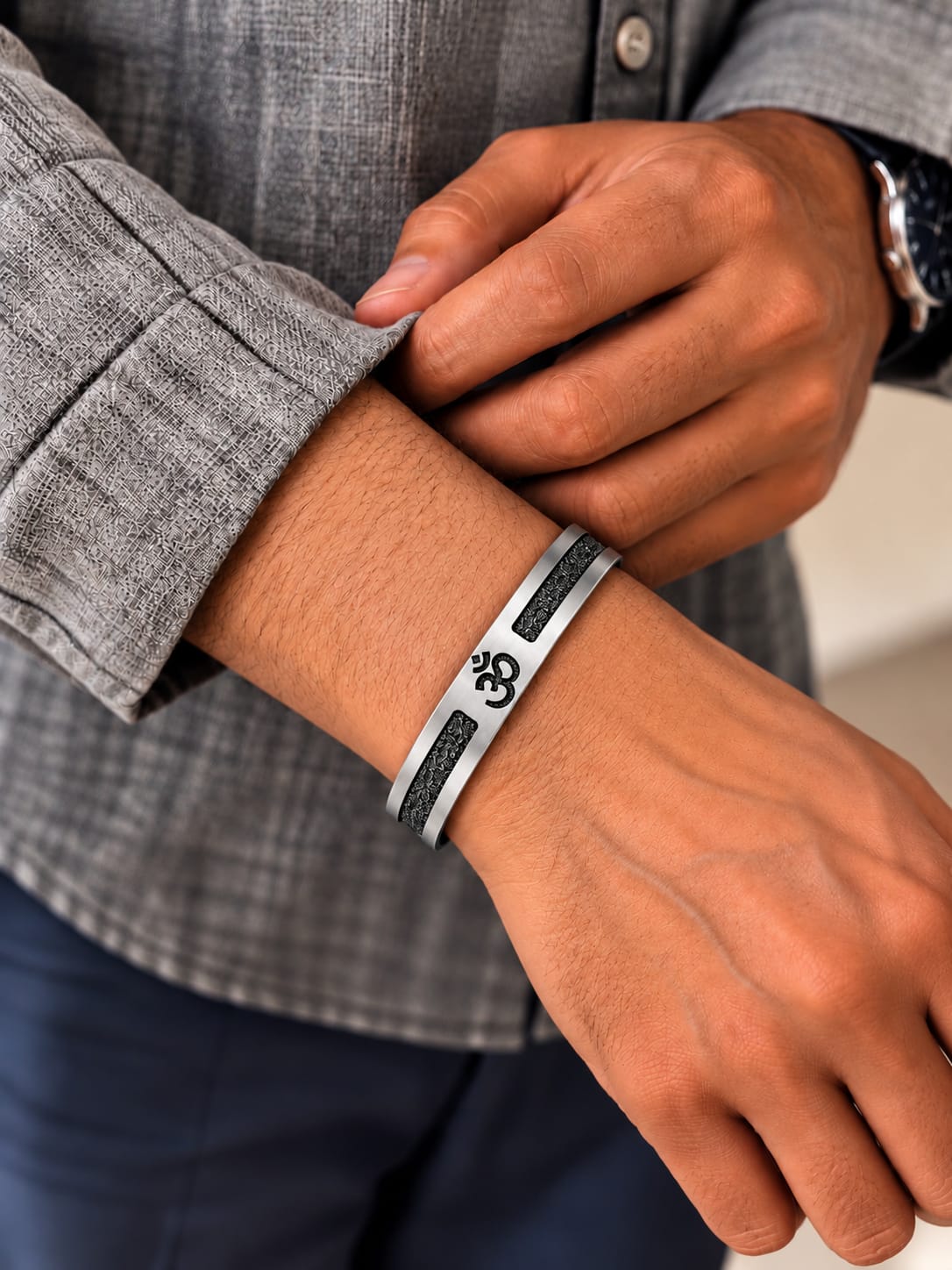 OM Silver Kada