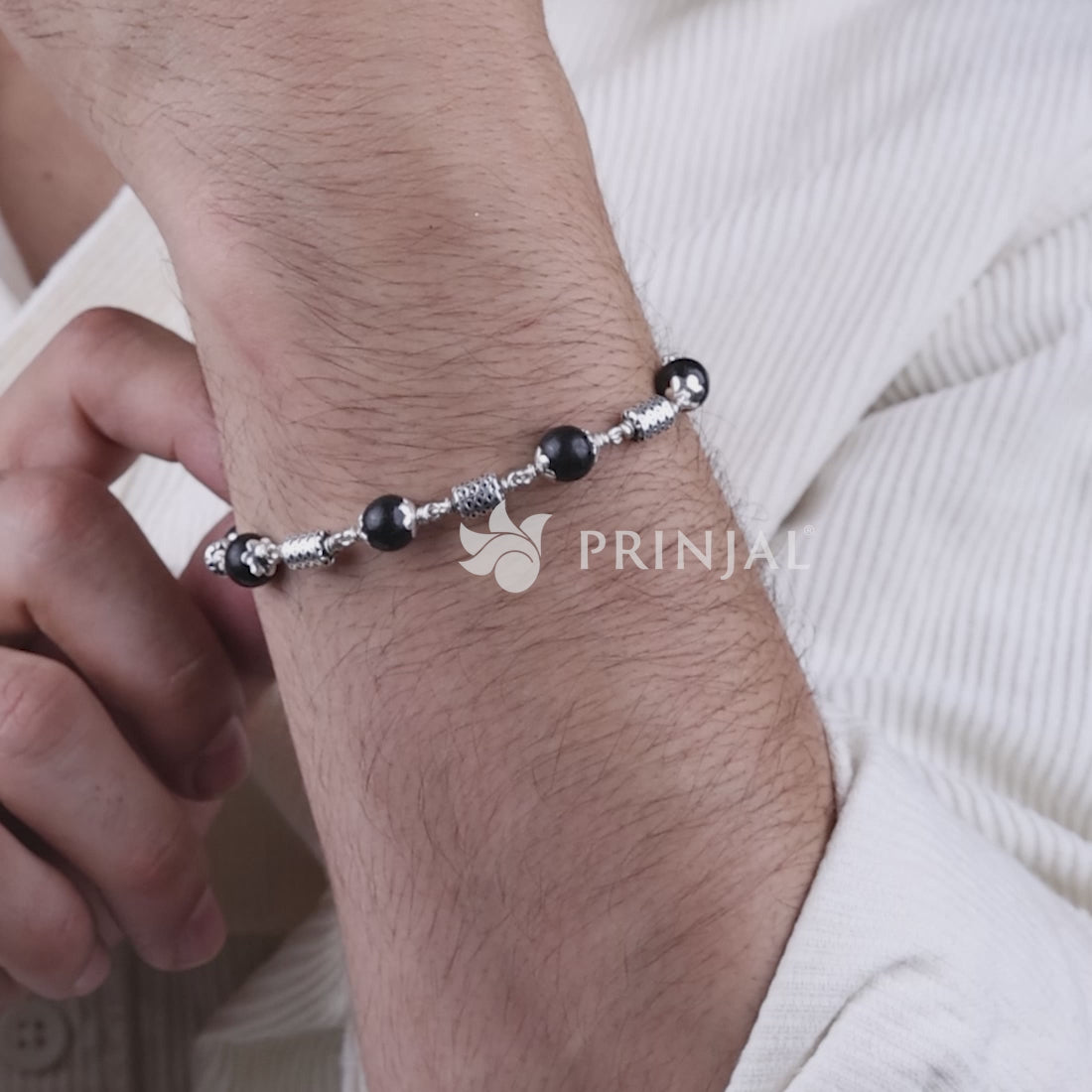 Karungali with Oval Filigree Beads Silver Bracelet